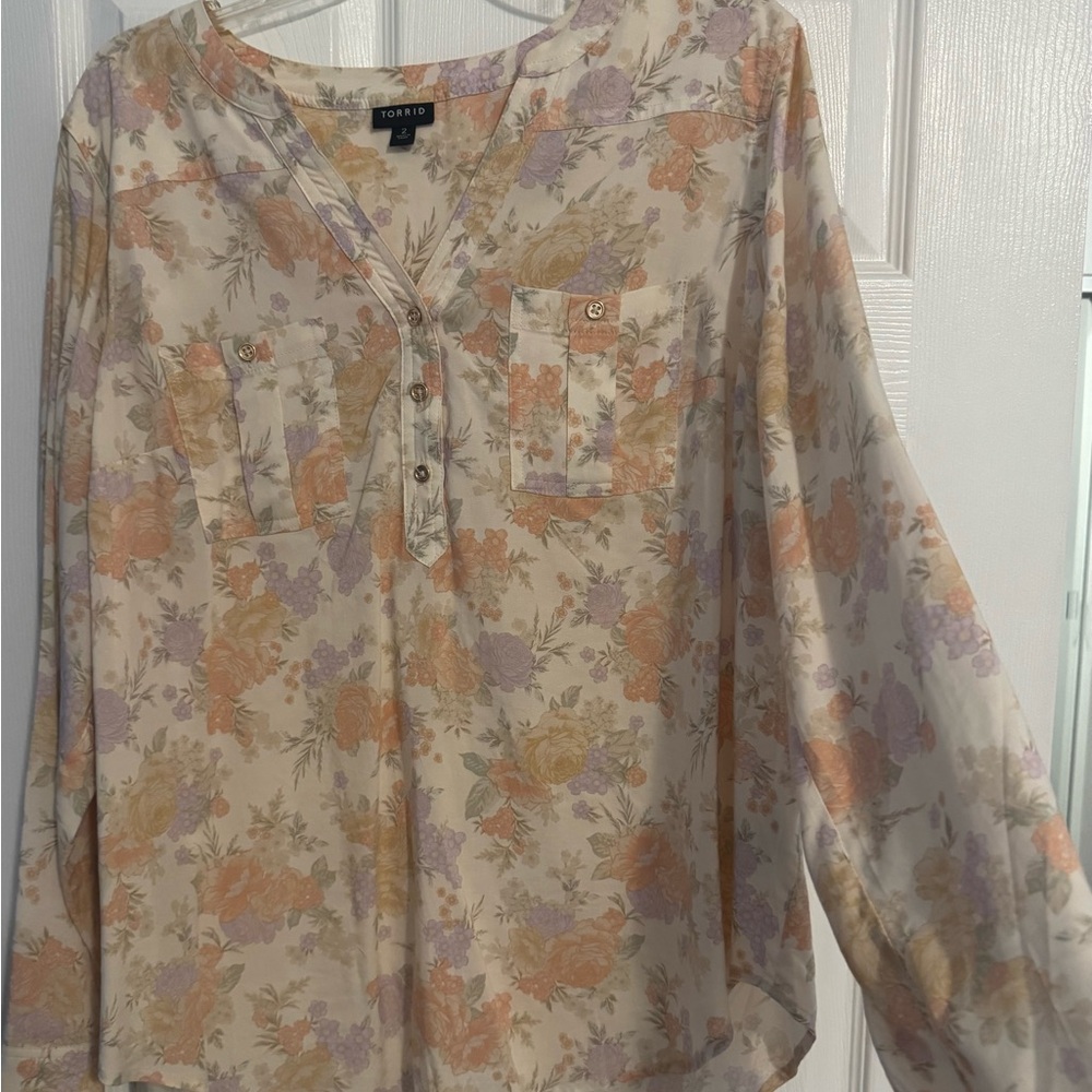 Torrid Floral Blouse - Cream and light pink